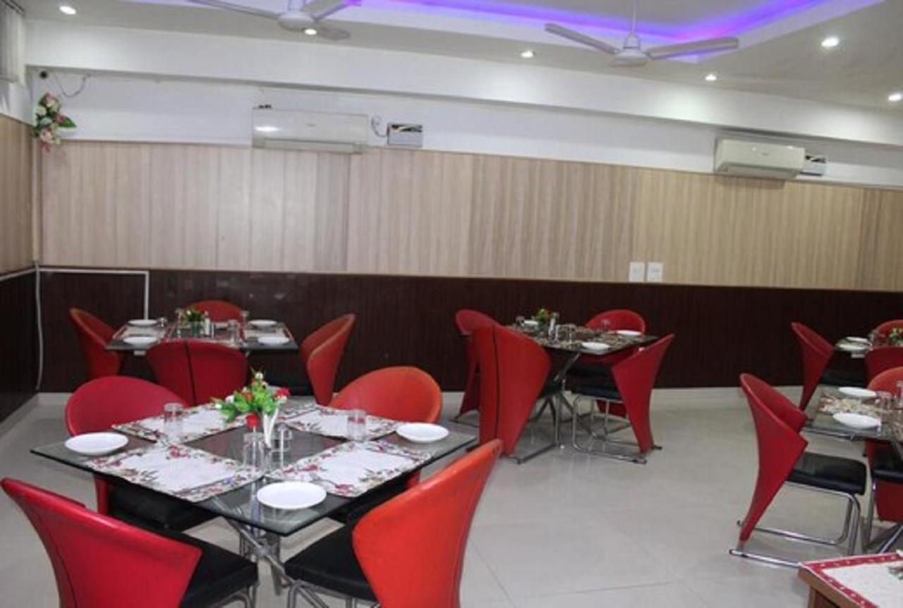Lime Tree Hotel Sushant Lok Gurgaon Sector 29 Next To Iffco Chowk Metro Exterior photo